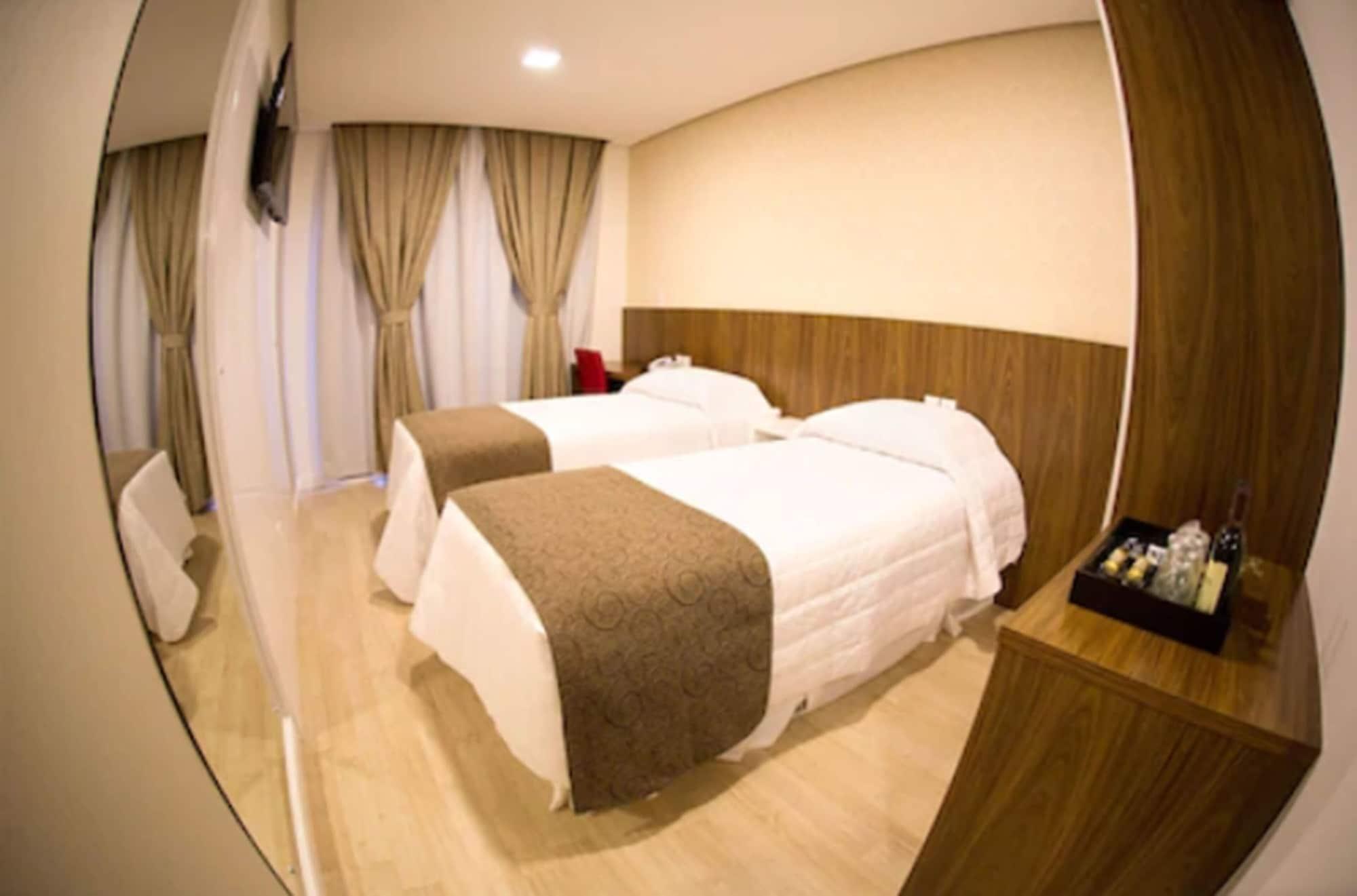 Holiday & Business Hotel - Em Frente Ao Centro De Eventos E Arena Conda Chapeco Exterior photo