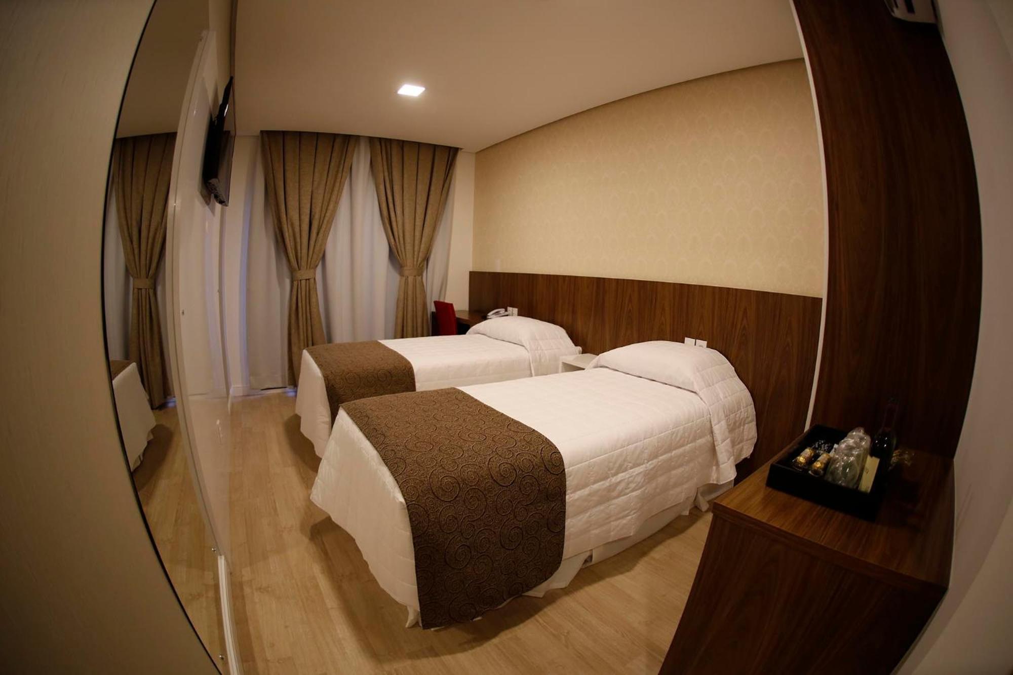 Holiday & Business Hotel - Em Frente Ao Centro De Eventos E Arena Conda Chapeco Room photo