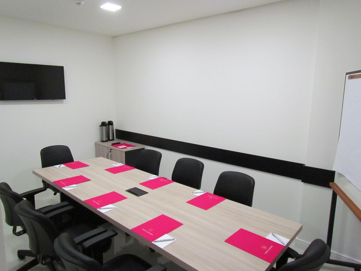 Holiday & Business Hotel - Em Frente Ao Centro De Eventos E Arena Conda Chapeco Exterior photo